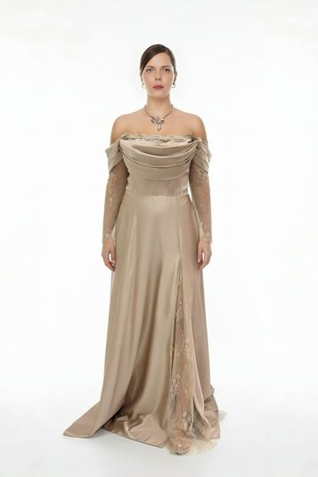 Abendkleid aus Satin mit Korsett in Übergröße